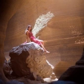 Lightfull Caves with Siani