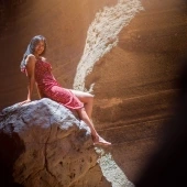 Lightfull Caves with Siani